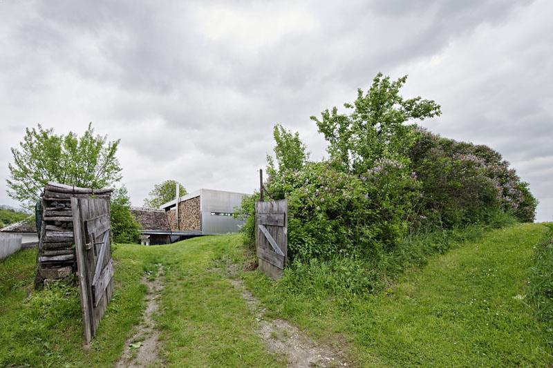 An old barn is non exactly the photograph of a comfy every bit good every bit extravagant household unit of measurement members ho Barn Conversions