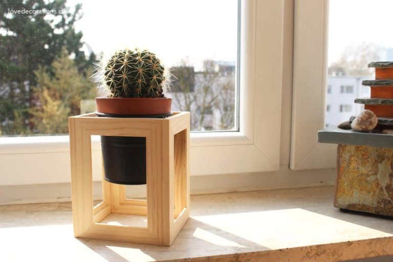 Modern Plant Stand