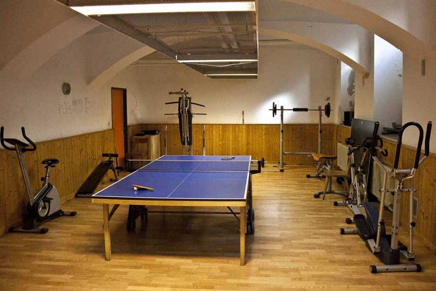 23 Most Extravagant Basement Rec Room Ideas