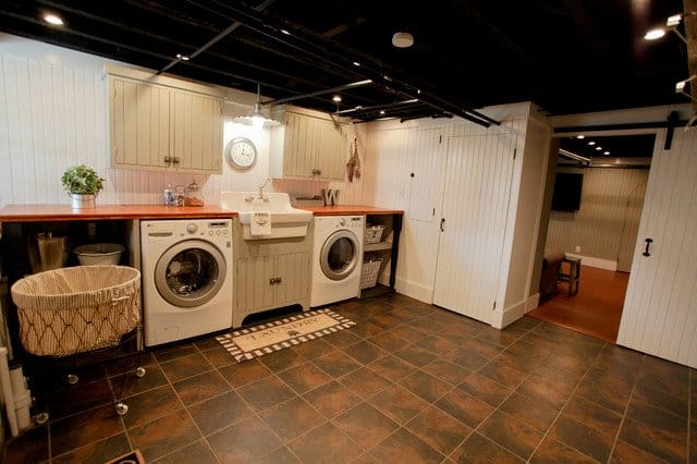 Traditional Basement Laundry Room