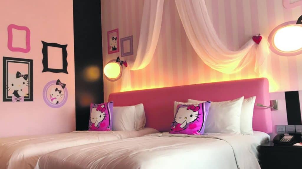 25 Adorable Hello Kitty Bedroom Decoration Ideas for Girls