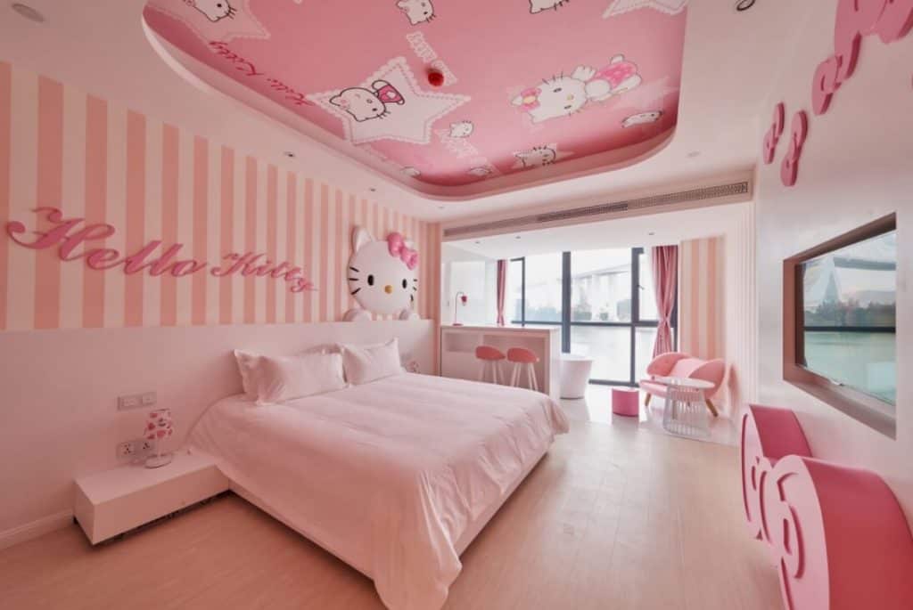 Hello Kitty Bedroom Decoration