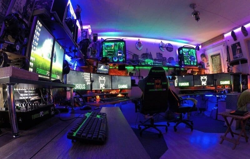 Featured image of post Best Gaming Setup For Small Room - This setup is a good example of featuring both your passion and your hobby right.