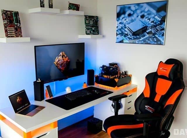 Featured image of post Simple Living Room Gaming Setup