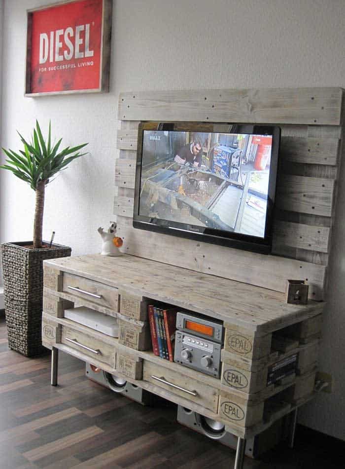 21+ DIY TV Stand Ideas for Your Weekend Home Project