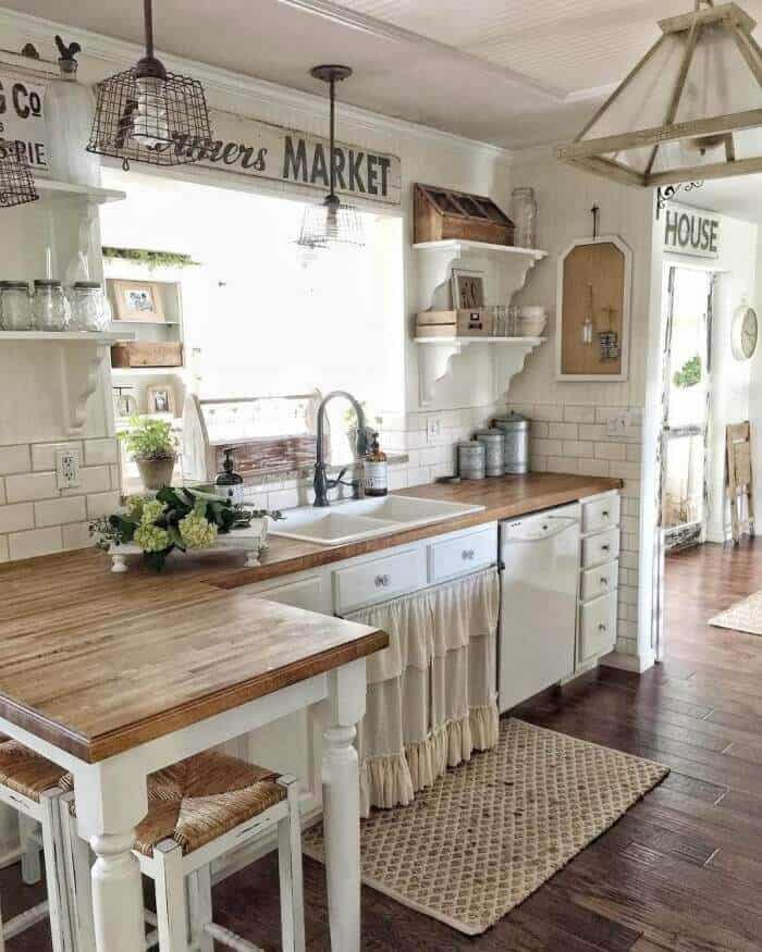 There are a lot of ideas on how to decorate a kitchen Rustic Kitchen Cabinets