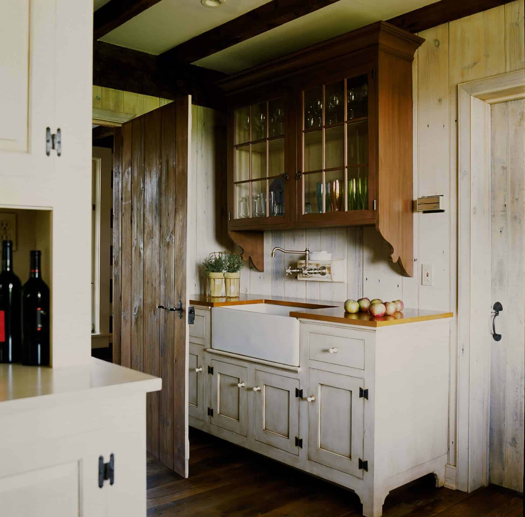 22 White Rustic Kitchen Cabinet 1800x1773 