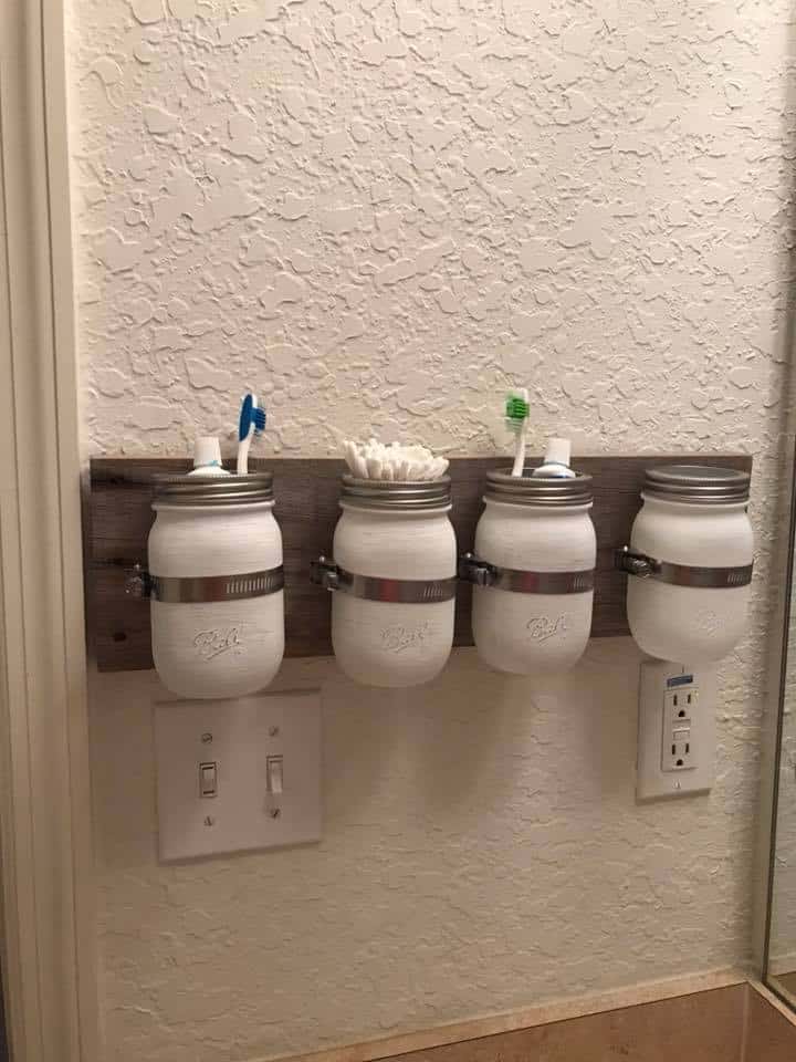 Farmhouse Bathroom Decor