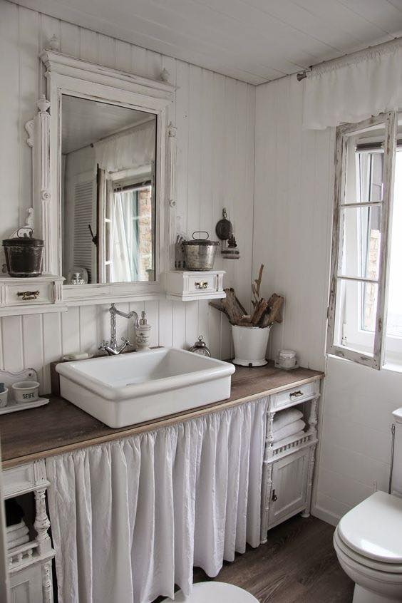 Farmhouse Bathroom Pictures