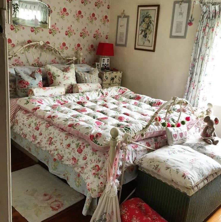 Cute Shabby Chic Bedroom Decor Ideas 15