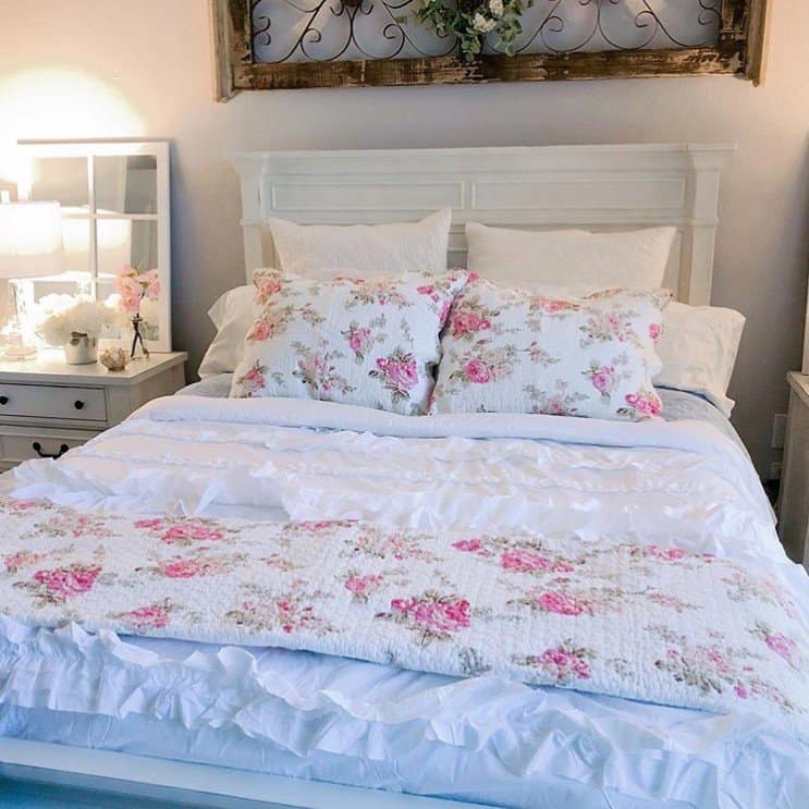 vintage shabby chic bedroom