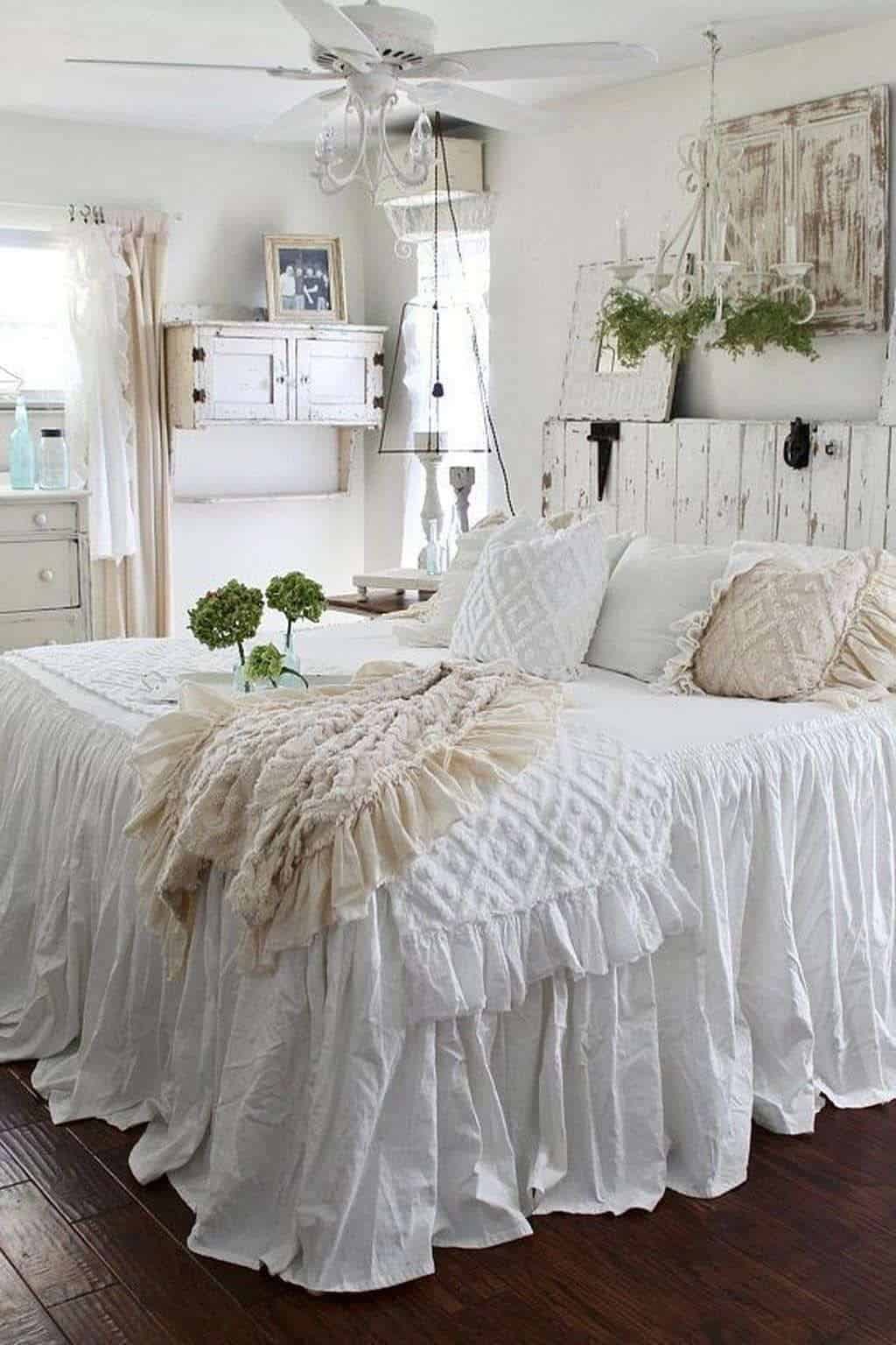 Unique Shabby Chic Style Bedroom Ideas with Simple Decor