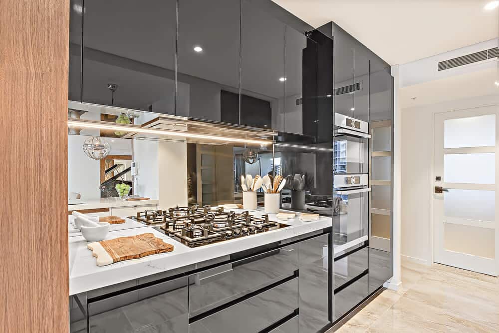 Black Kitchen Cabinet Design
