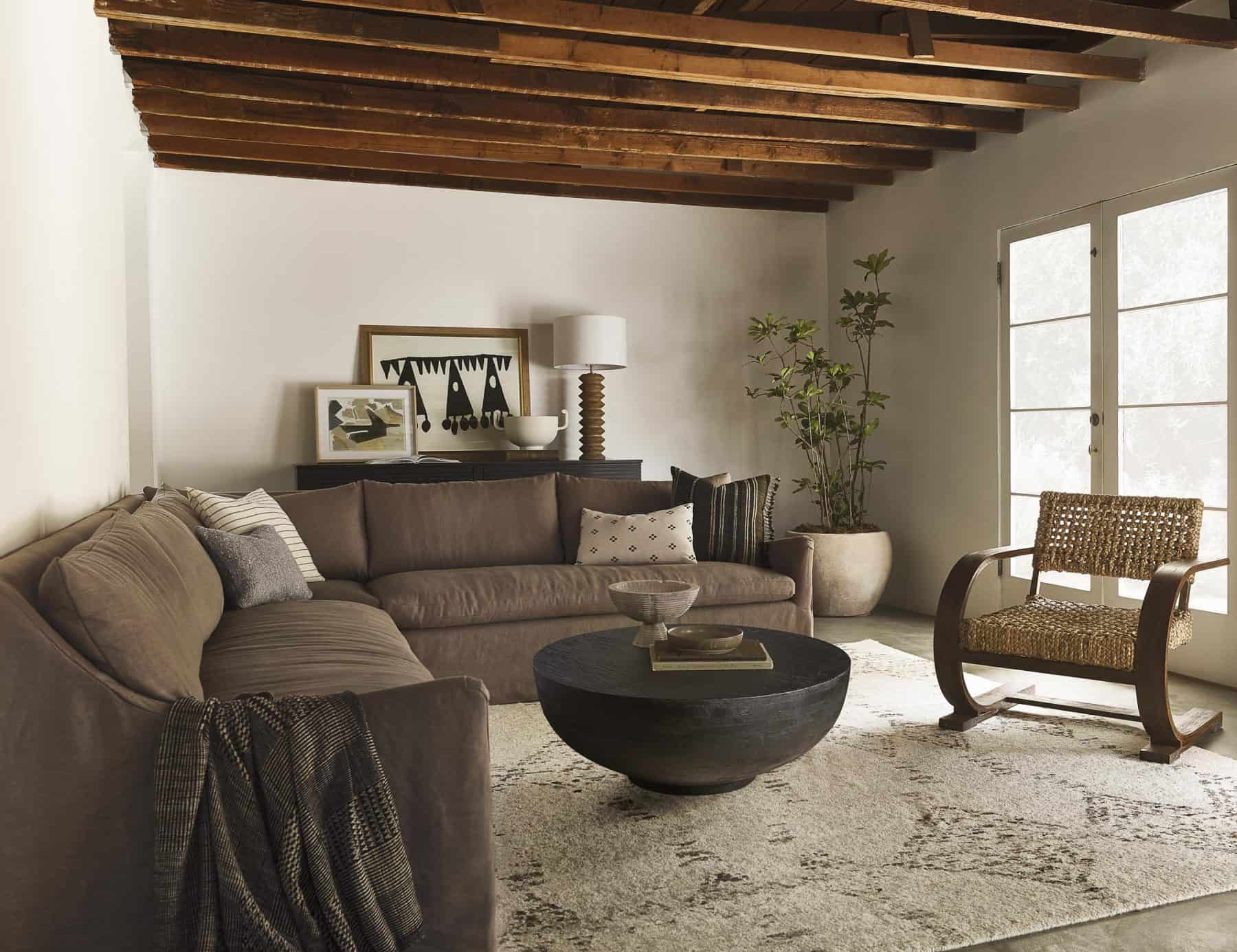 20 Amazing Throw Pillows Ideas For Brown Couches