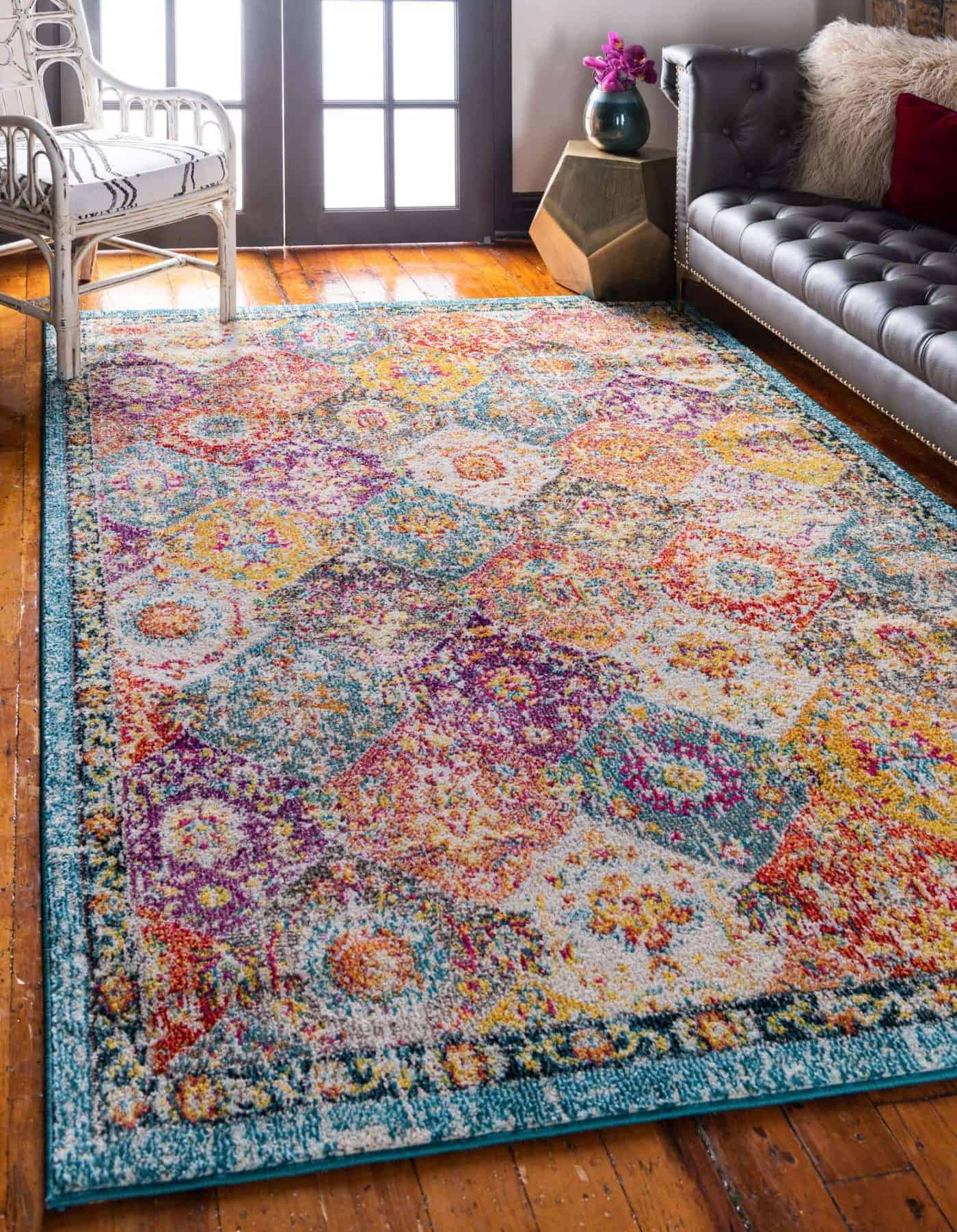 20 Beautiful Rugs That Go With Grey Couches