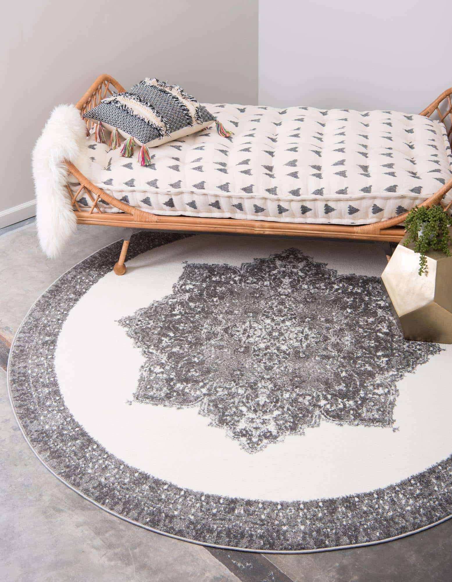 Brighella Round Rug