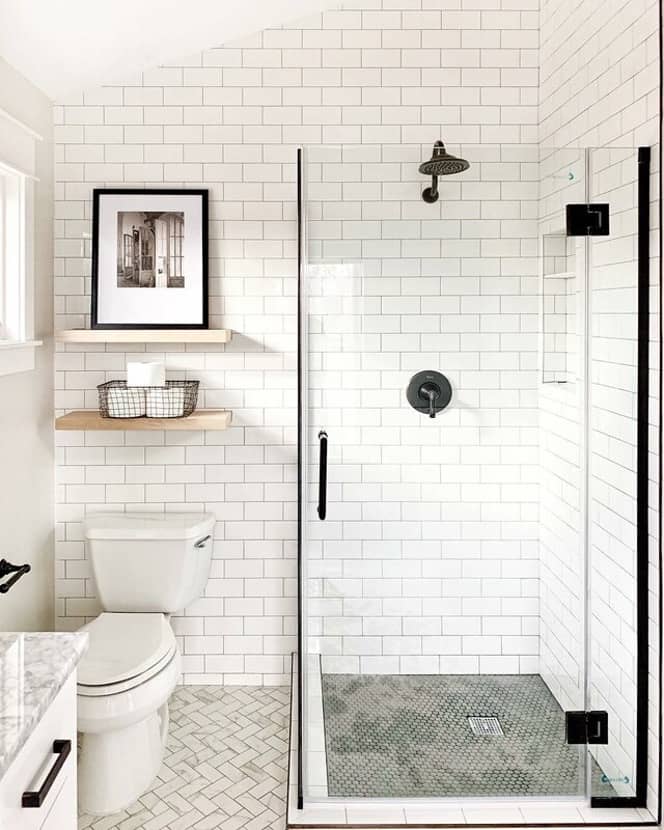 Sacrifice Some Shower Space – But Decorate Well To Make Up For It! 