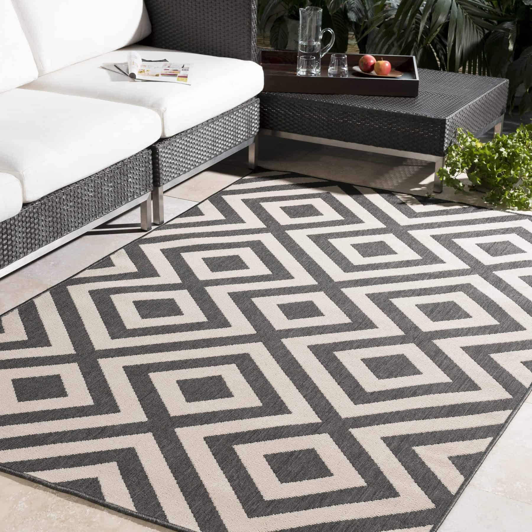 15 Cozy & Beautiful Rug Ideas for Basement Floors