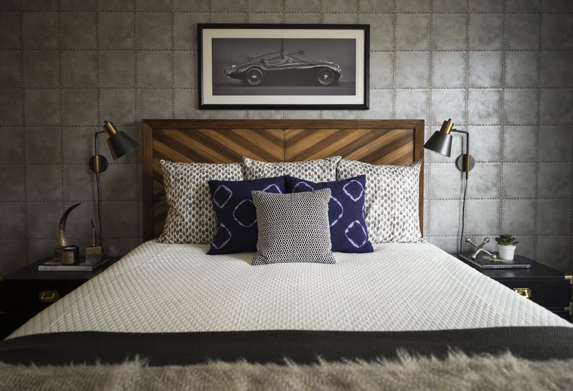 Spruce Up The Bedroom With Rustic Elements