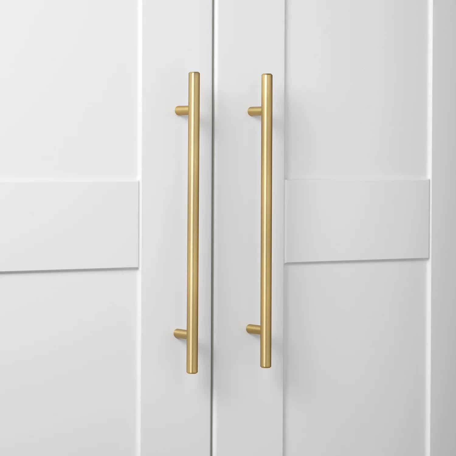 Long Golden Pulls Look Dashing On Shaker Cabinets