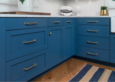 What Color Hardware Goes With Navy Cabinets?
