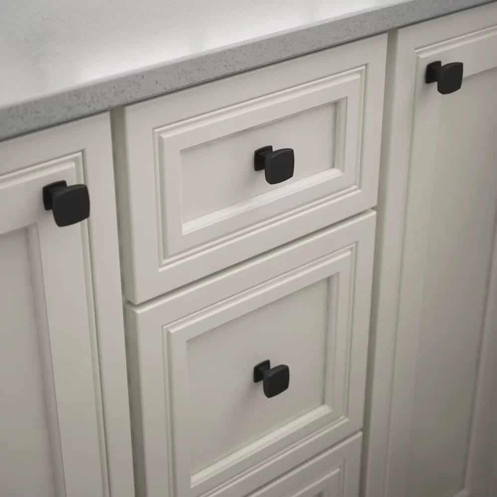 A Square Knob Is Simple And Effective